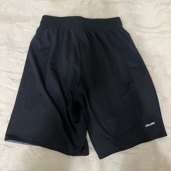 Adidas sport shorts - Picture 2 of 3